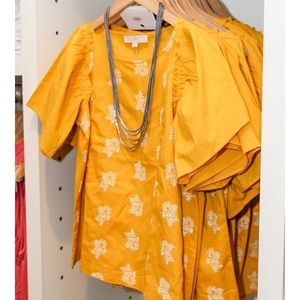 ☀️NWOT/ New gorgeous Blouse.